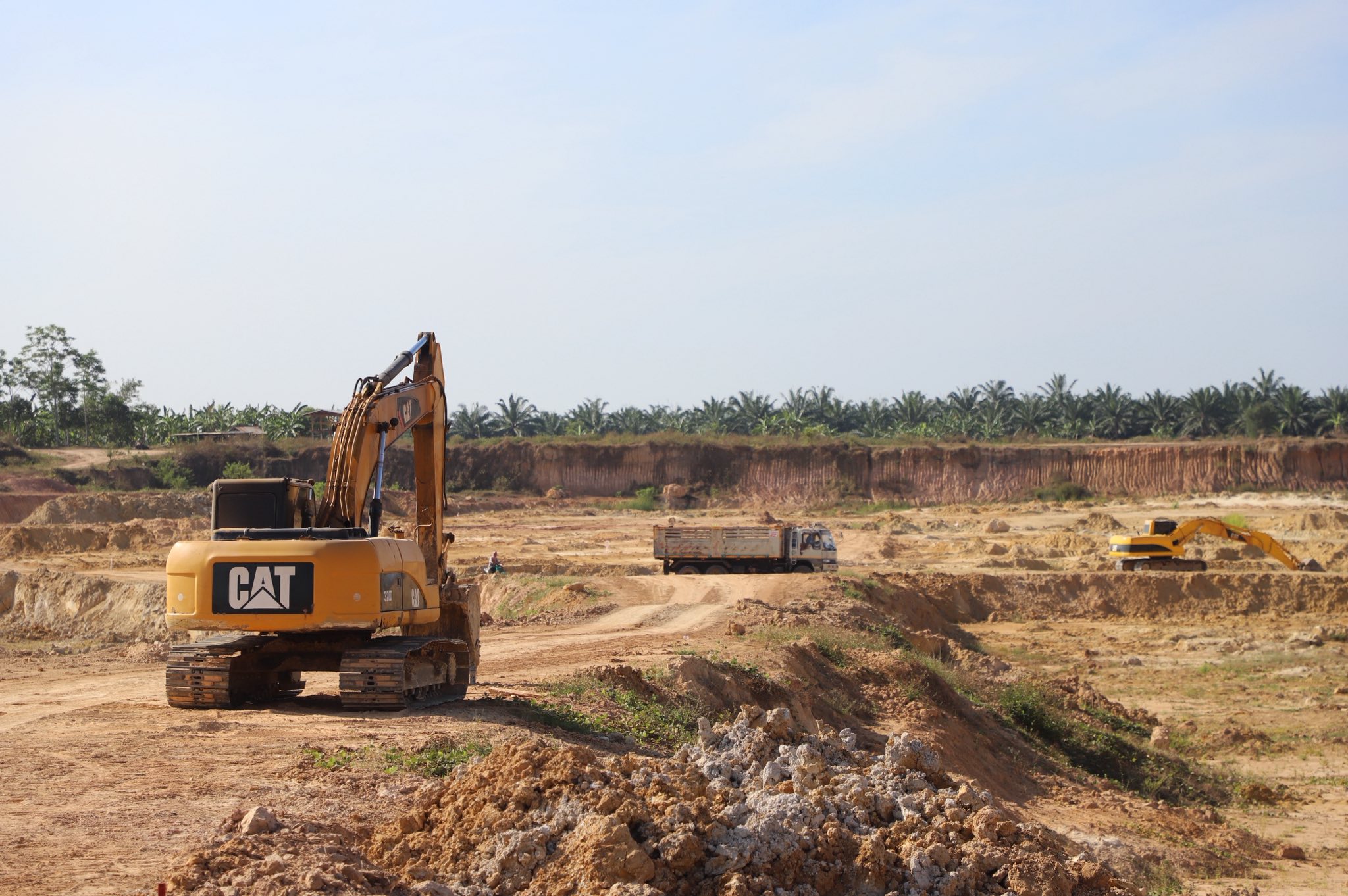 title - ข่าวดีชาวกระบี่ รมช.เกษตรฯ ลงพื้นที่ติดตามโปรเจกต์ยักษ์ ส.ป.ก. เร่งพัฒนาโครงสร้างพื้นฐานแปลงพื้นที่เป้าหมาย คทช. ในเขตปฏิรูปที่ดิน กว่า 4,300 ไร่ มุ่งสร้างอาชีพอย่างยั่งยืน